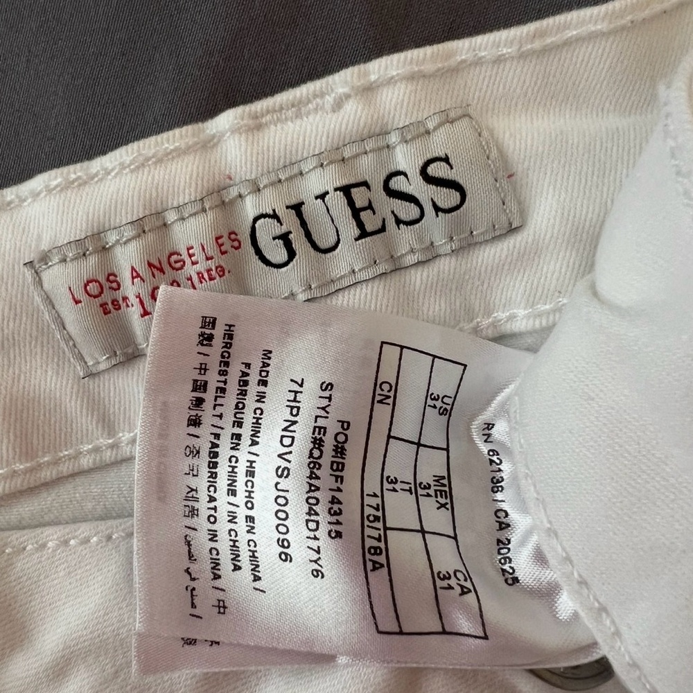 Guess Women's white Jean Shorts size 31 - Picture 5 of 5